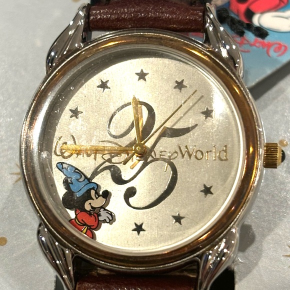 VINTAGE WALT DISNEY WORLD 25TH ANNIVERSARY WRISTWATCH NEW IN BOX WITH CERT - Picture 3 of 6
